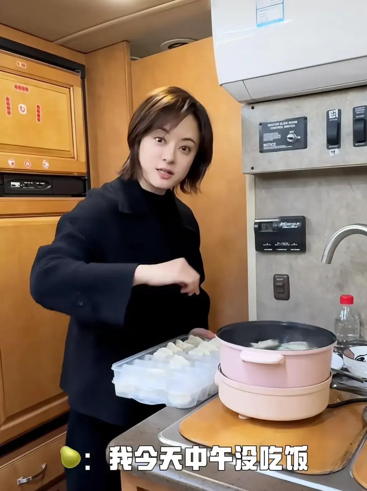 女明星的瘦都是饿出来的！孙俪中午饿肚子，就为了晚上吃6个饺子