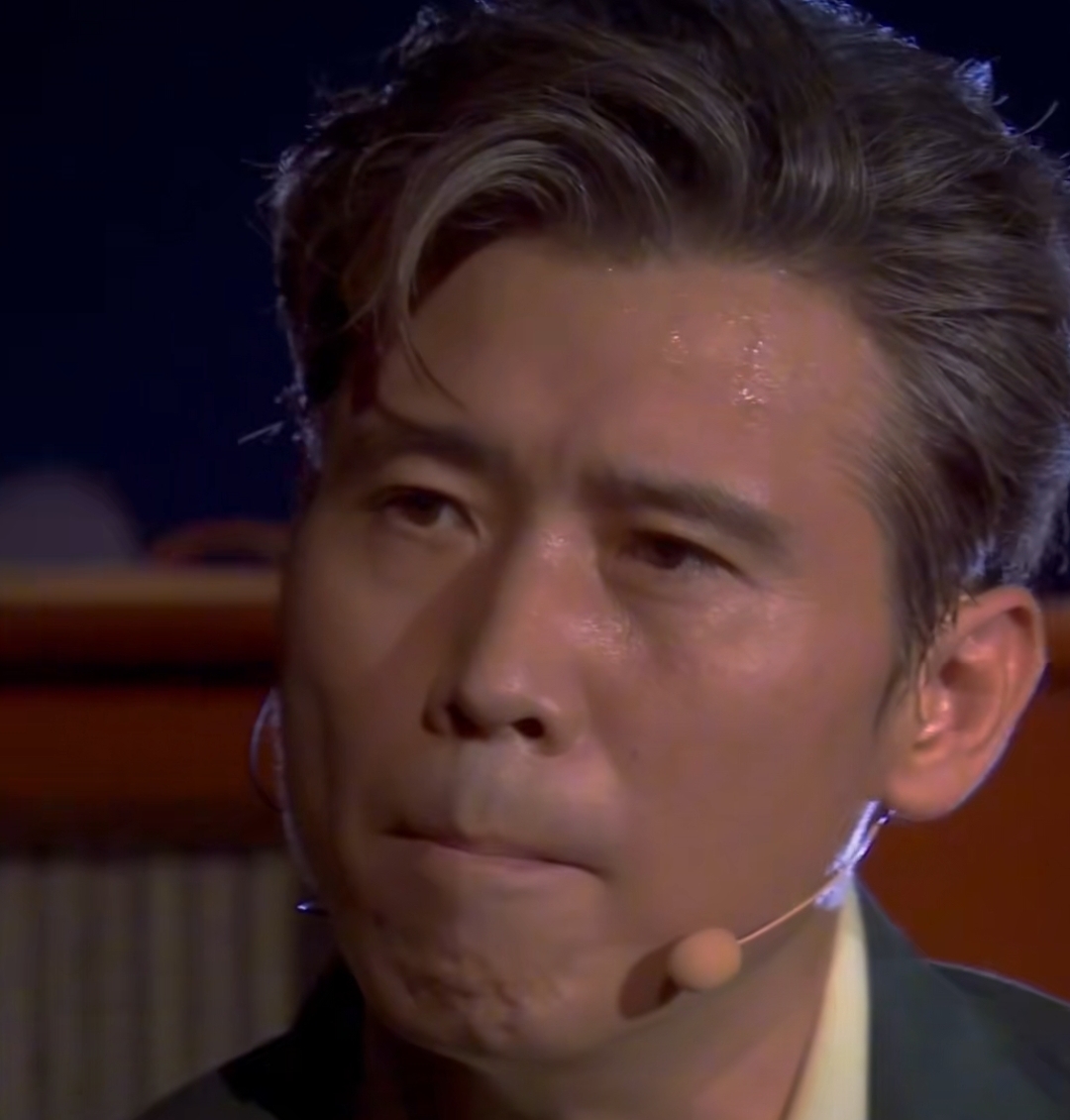 德阳这晚,被一身红衣的蒋欣惊艳“死亡镜头”下照样美的惊心动魄