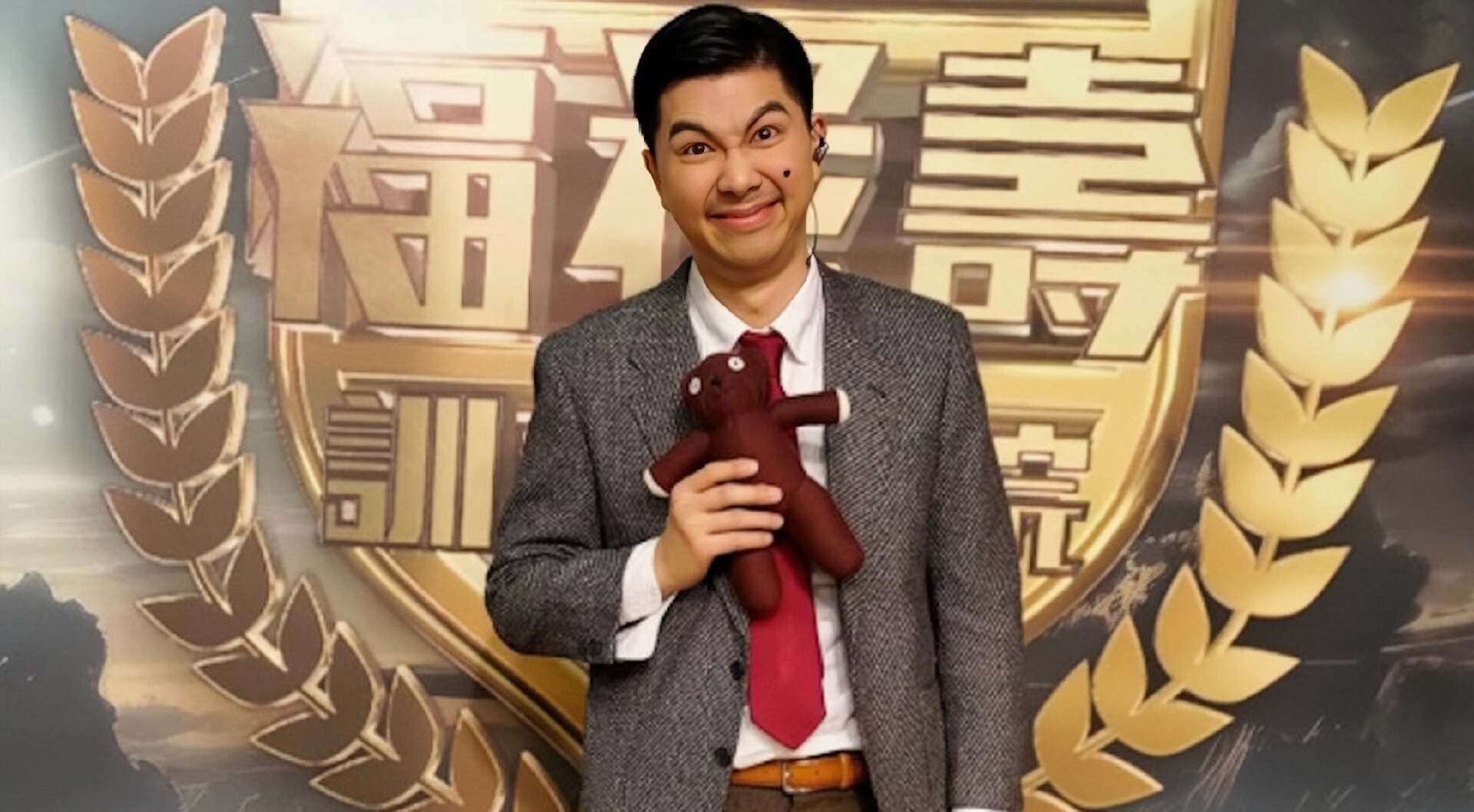 TVB男星宣布离巢，演了八年背景板，爆料前女友和同性暧昧引热议