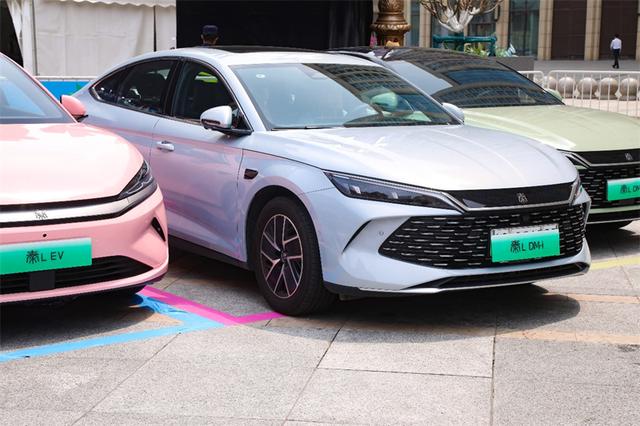 比亚迪秦L智驾再进化:安全兜底承诺树立行业新标杆