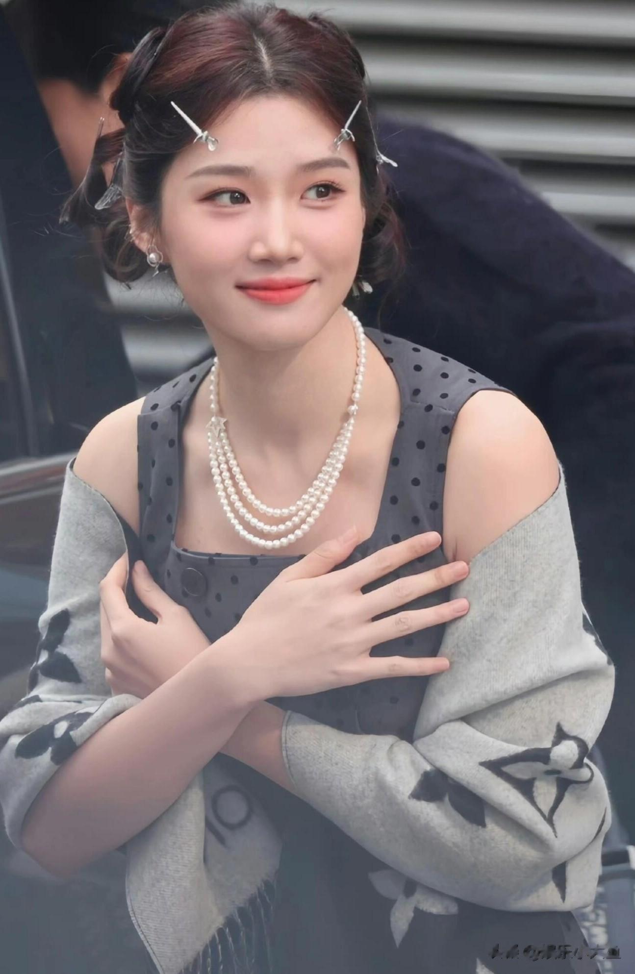 卢昱晓hi6最新录制路透，落落大方的千金大小姐即视感，美成焦点