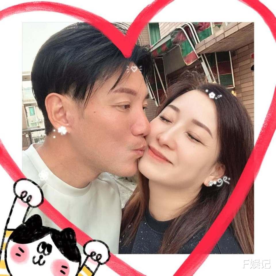 张颖康和太太带3个子女简单吃下午茶庆祝相识18周年