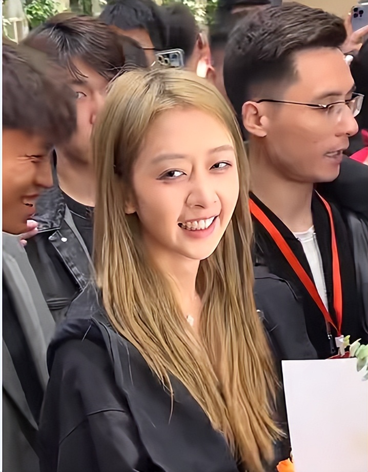 真是人走茶凉！看了三只羊传媒的现状，才明白什么叫兔死狗烹