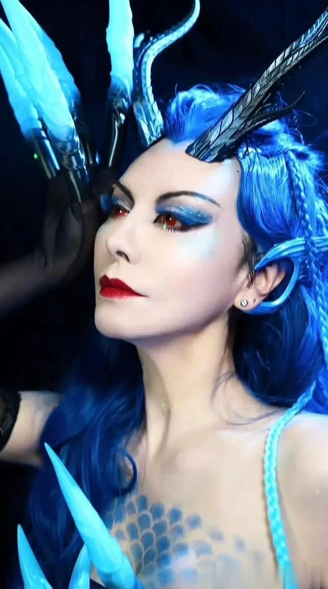 范冰冰到她旁边都只能当丫鬟！她号称江湖第一美女，堪称完美女人