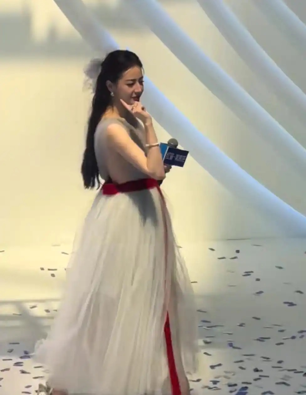 热巴“显胖”事件大揭秘，网友：这波操作太凡尔赛！