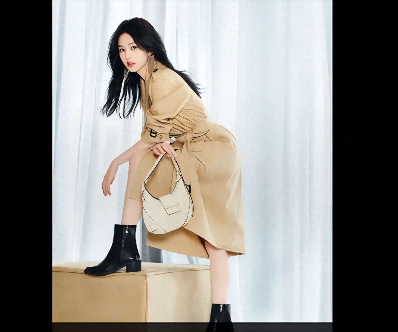 白鹿黑色皮衣， 五官精致，高冷范十足！