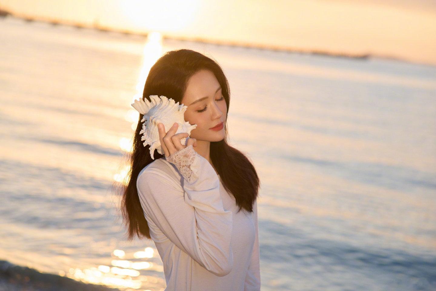 陈乔恩海边度假晒美照！光脚荡秋千老公掌镜拍，欣赏自己说瘦就瘦