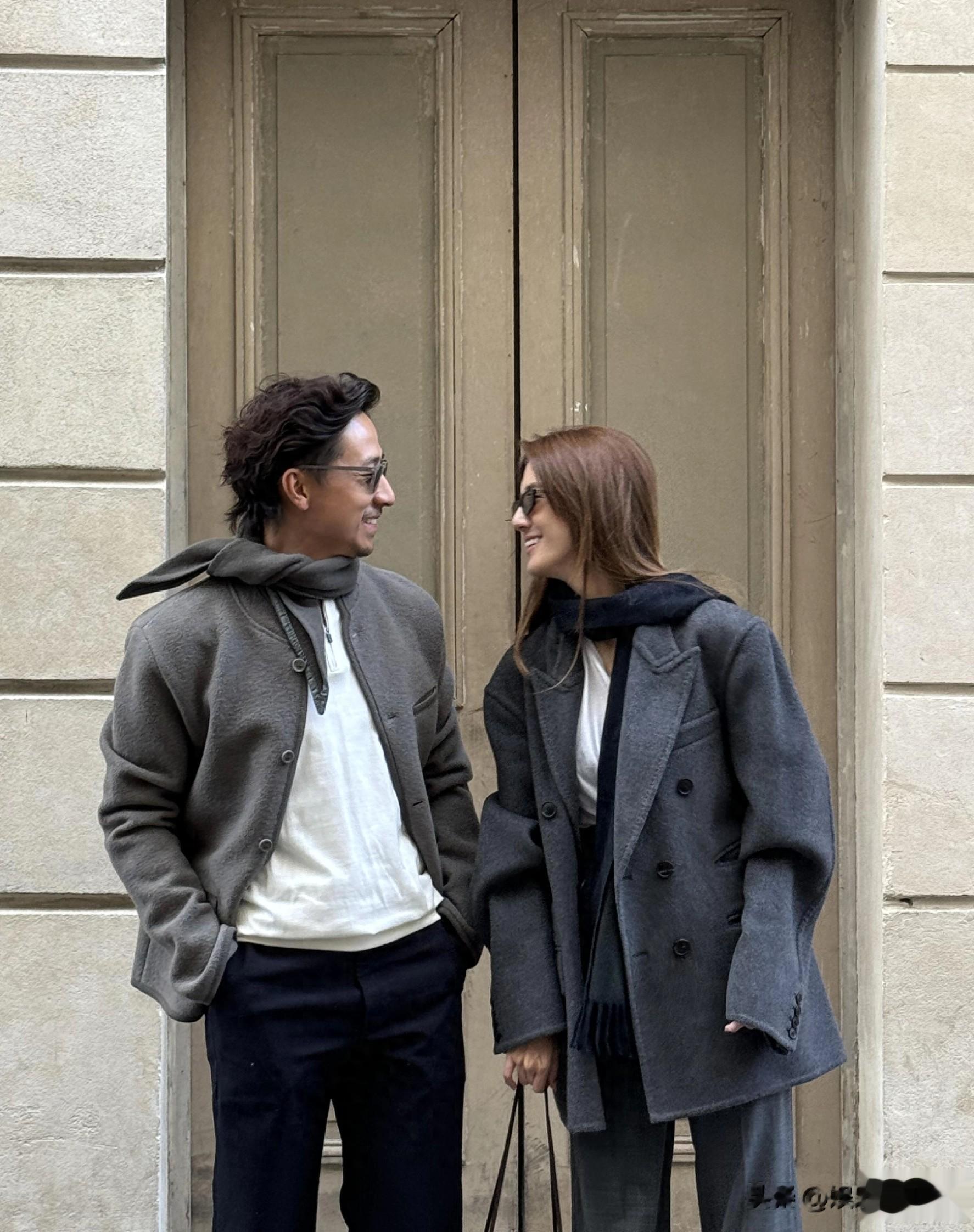 吴千语晒和老公合影配文:中秋平安喜乐!