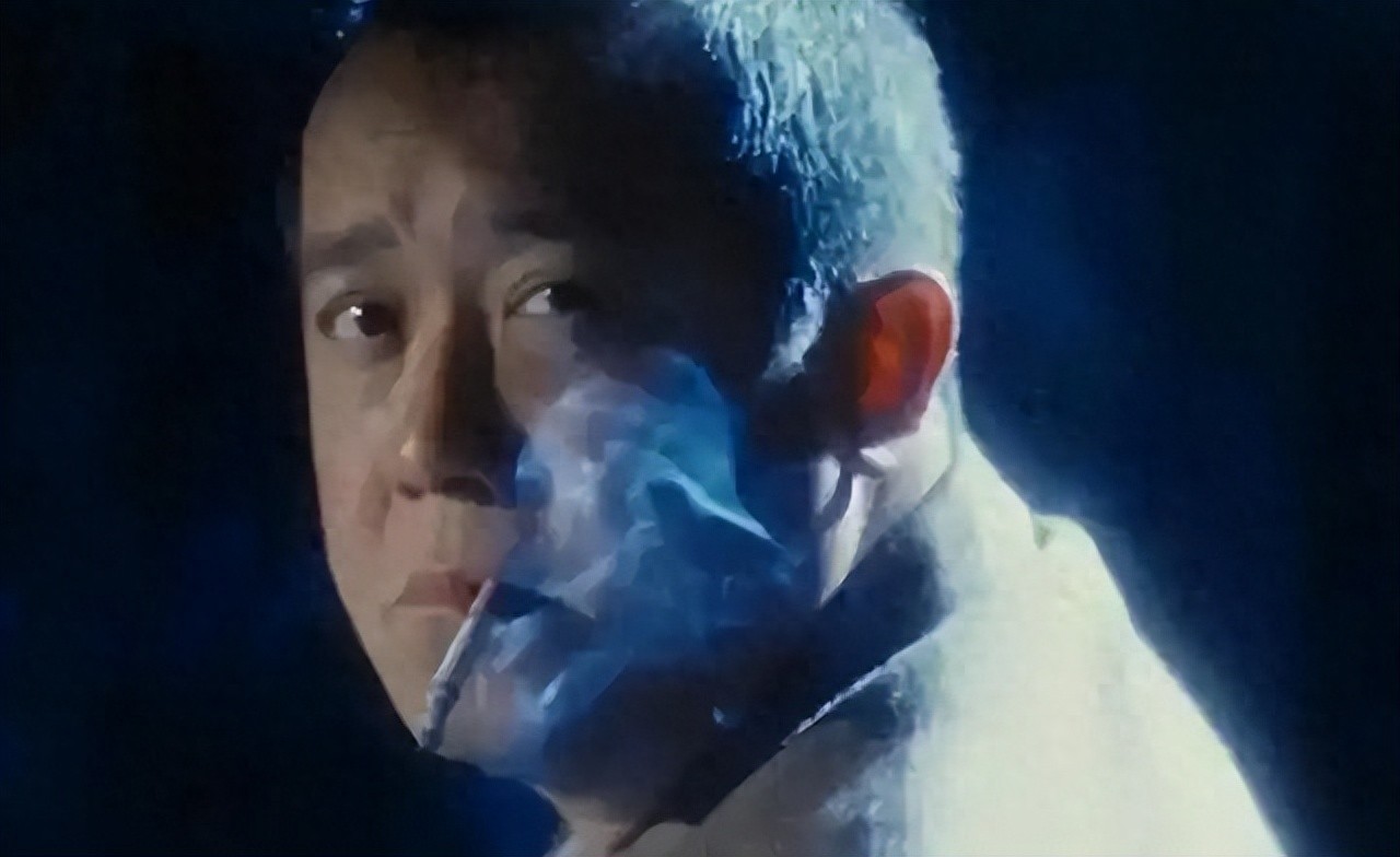 色字头上一把刀，曾志伟和乔妹的合照，撕开了娱乐圈的“另一面”