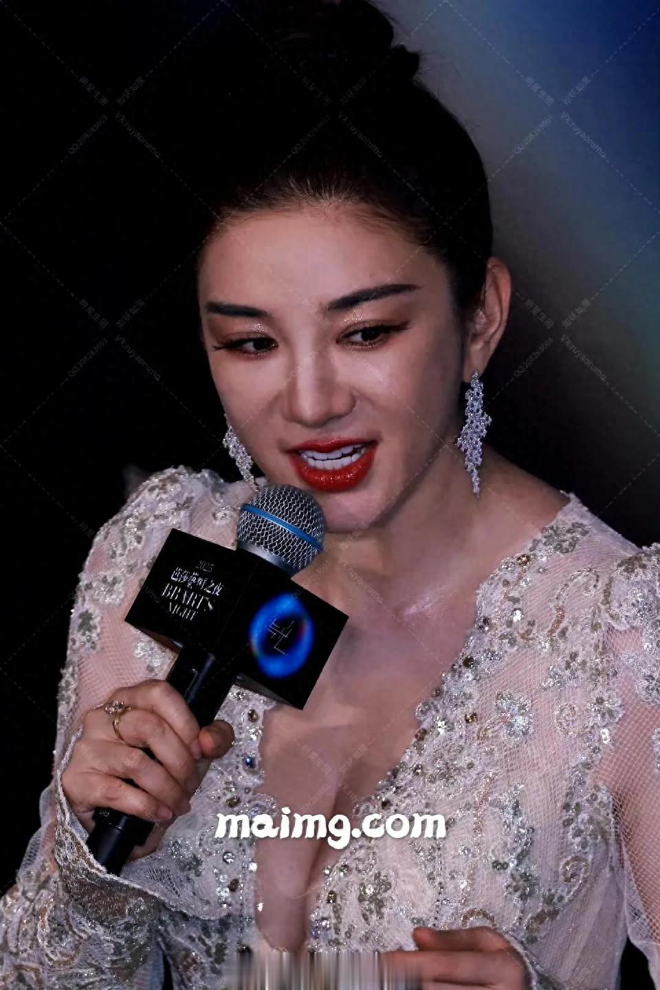 黄奕 最新物料 活动造型生图