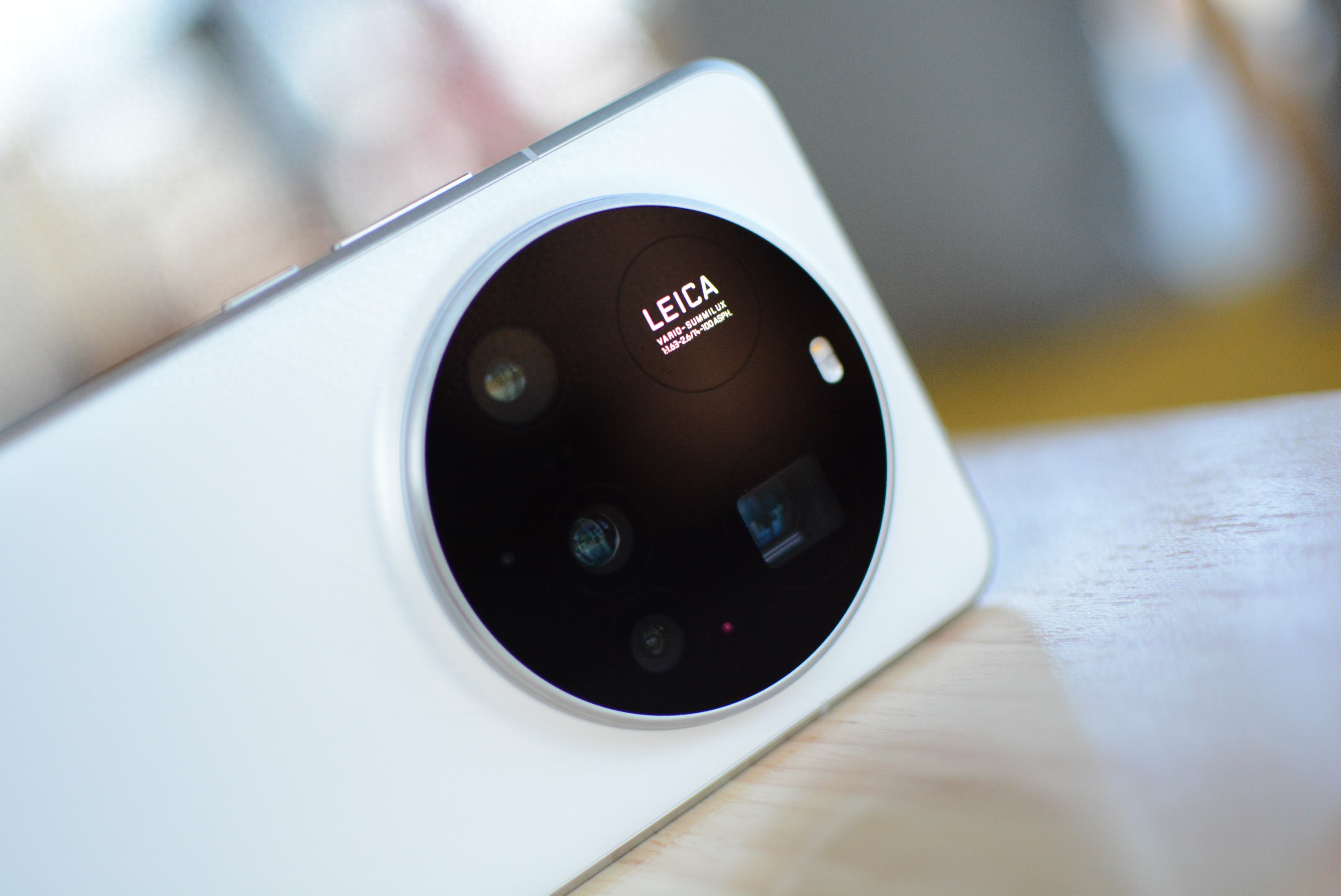 安卓旗艦集體縮水？1 英寸主攝、2K屏接連被質疑，這真相有點扎心