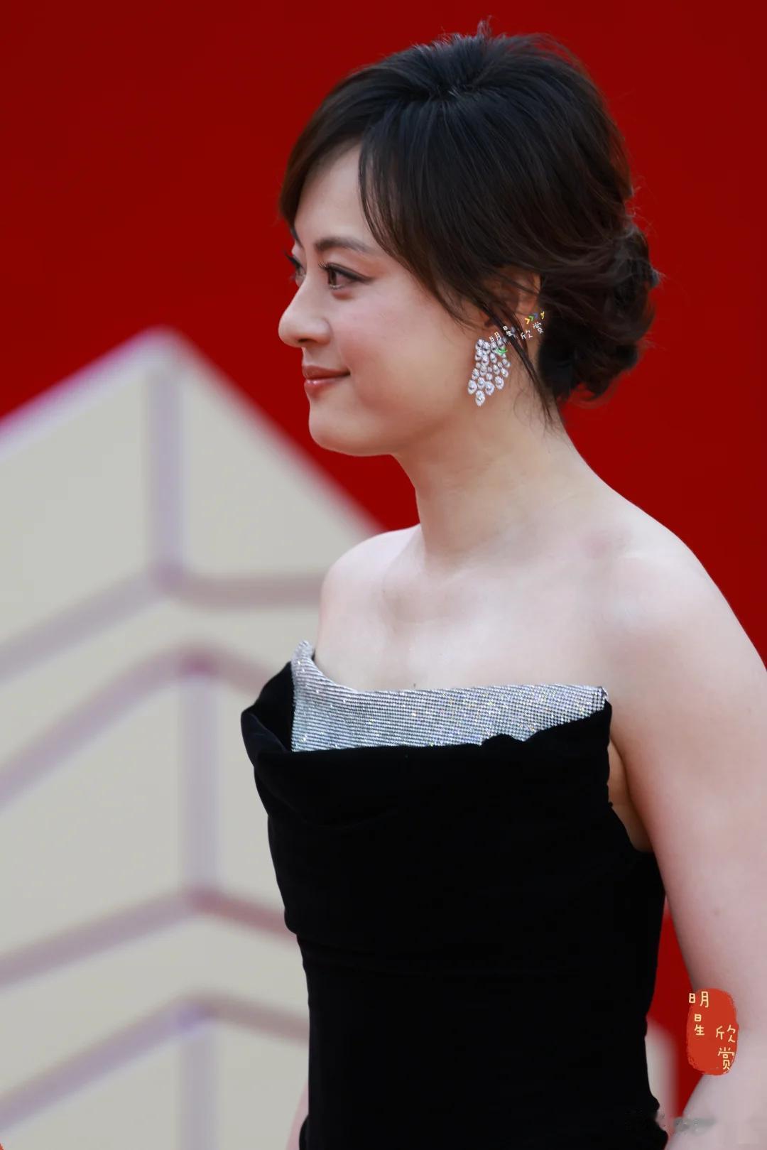 珠海红毯太真实！孙俪脸垮皱纹多，邢菲假发包好土，高圆圆真老了