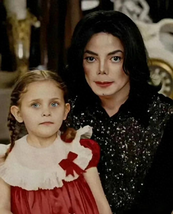 迈克尔·杰克逊的女儿已经长大成人，网友：“天王基因“果然强大 ???