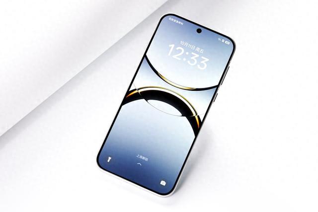 不再是超大圆形镜头模组?OPPO Find X9工程机曝光,搭载天玑9500