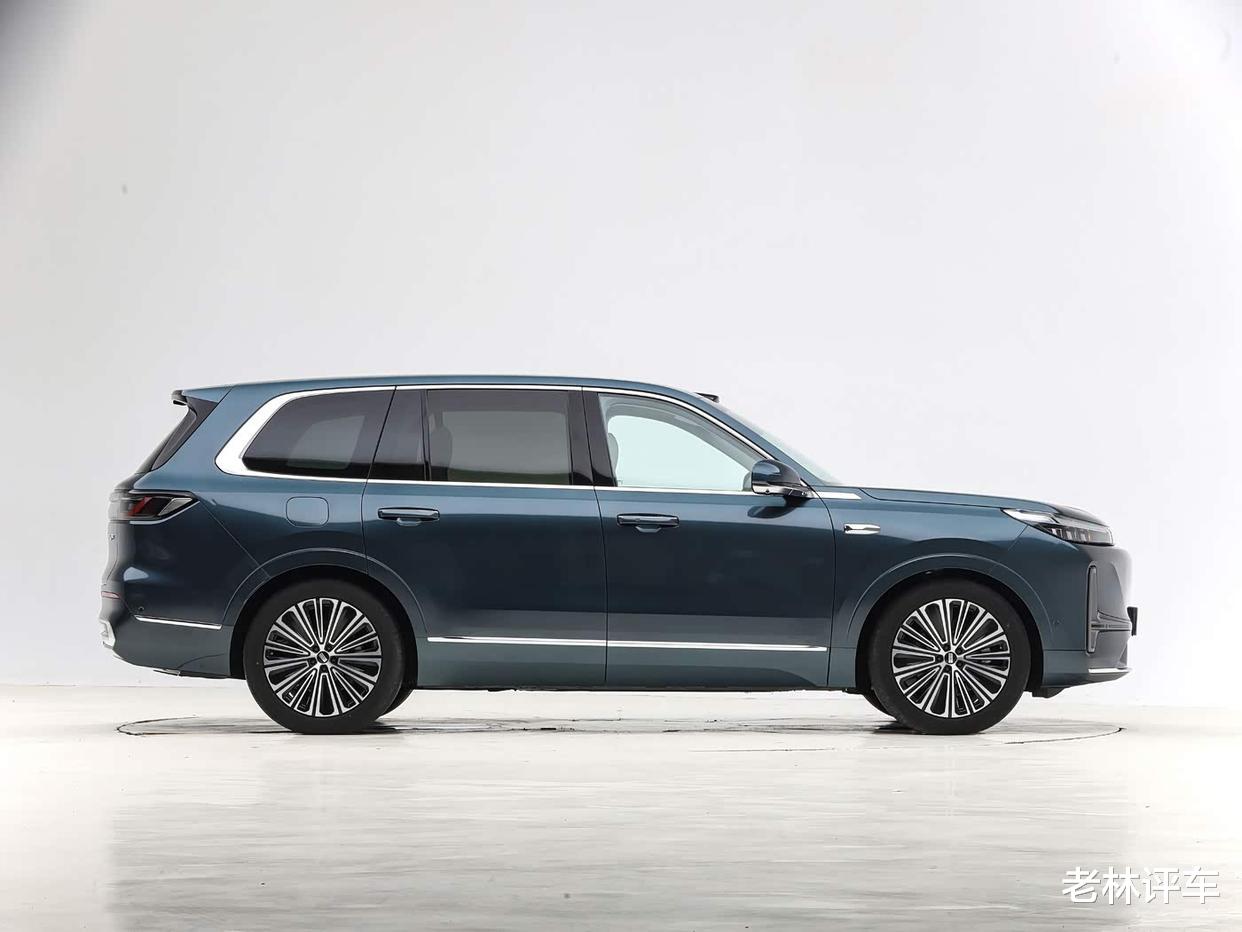 吉利造了台“揽胜”，长超5米2，预售19.38万起，1天订单破4万台