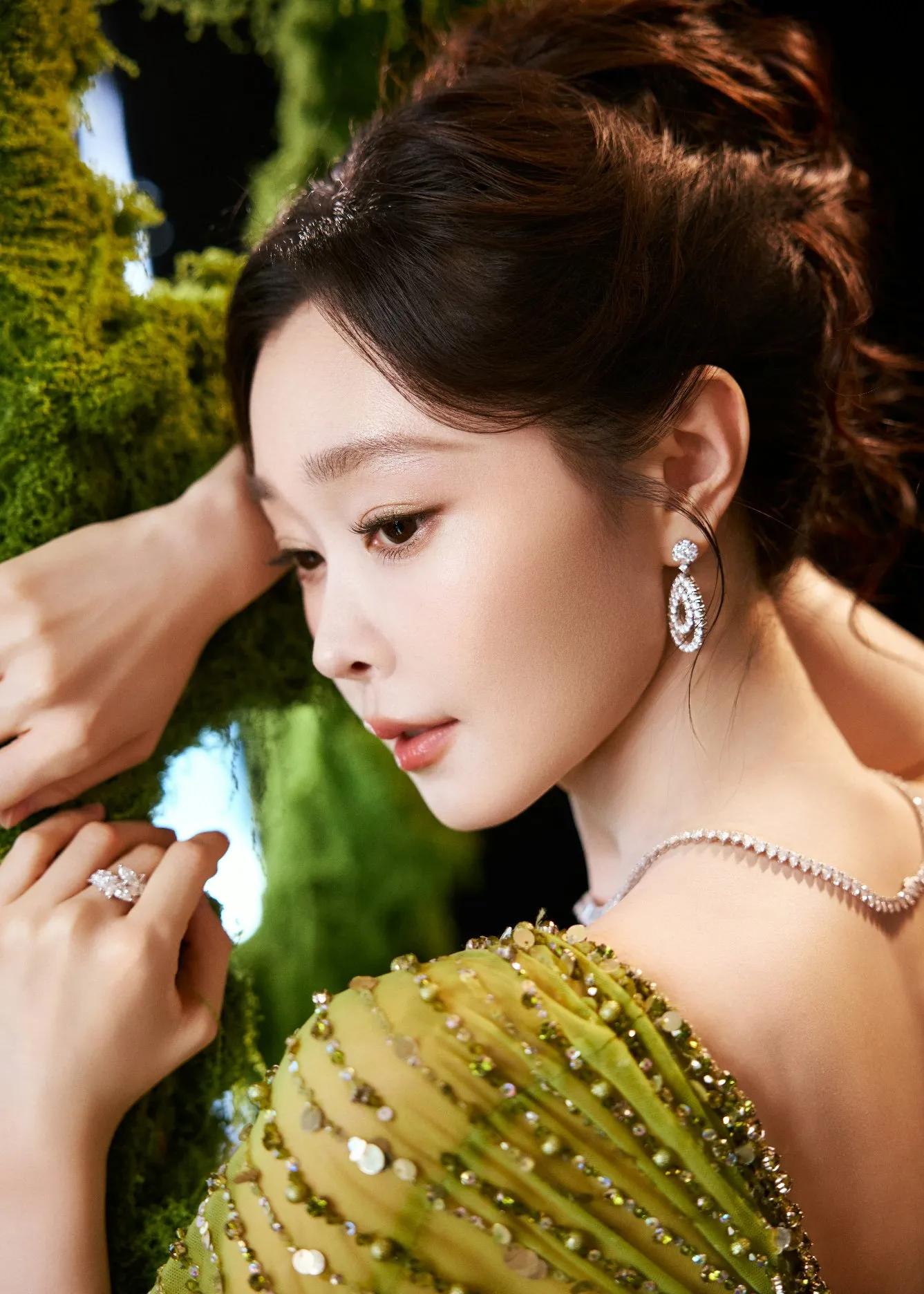 宋轶绿色小清新写真美图