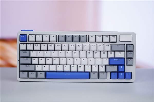 78鍵小巧簡約！雷柏V700DIY-75鍵盤圖賞