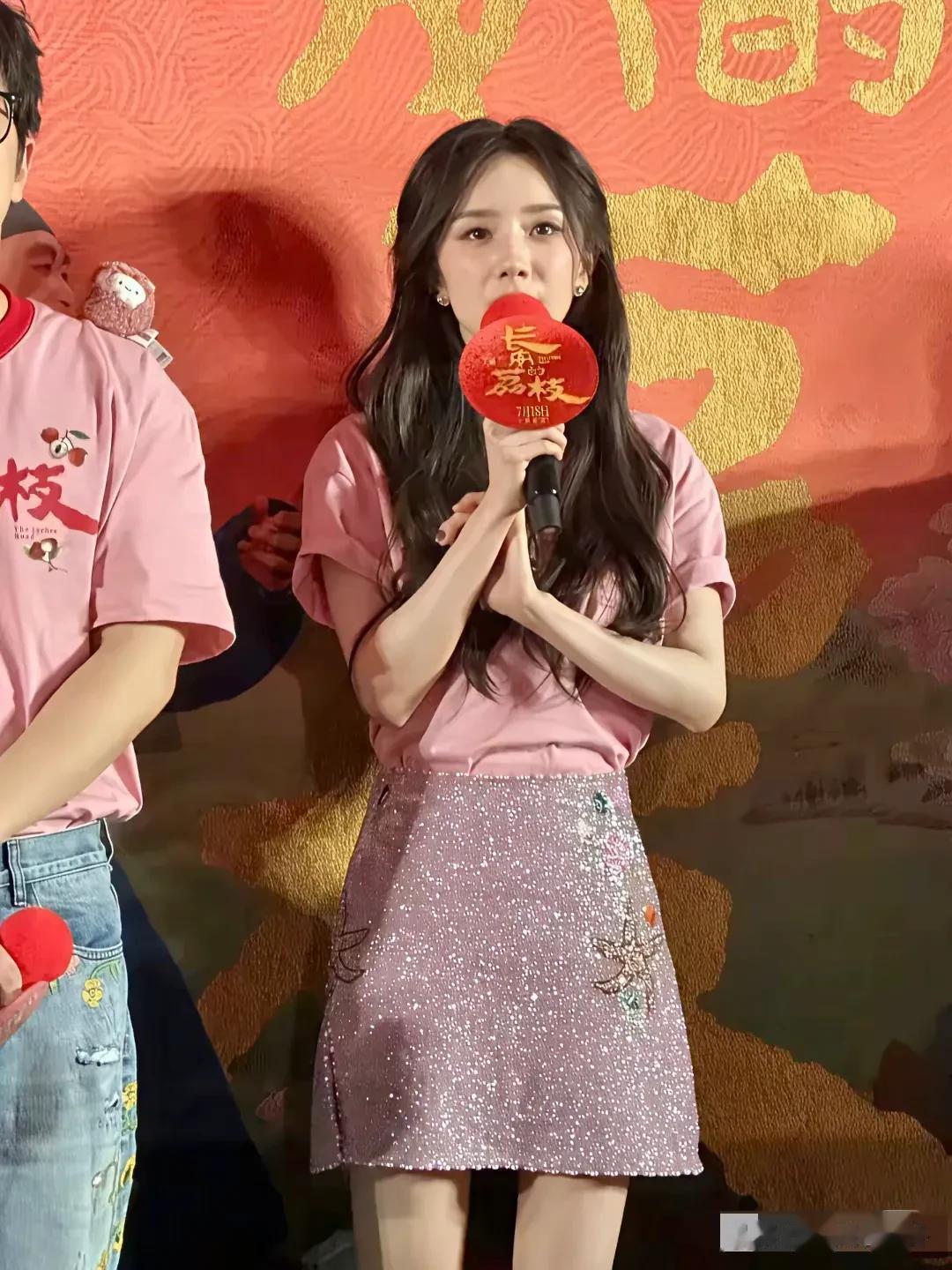 万万没有想到，女神现实中居然那么矮的，为什么电视上看着那么高