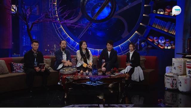 TVB“现代韦小宝”撇下三位女友，街头相亲