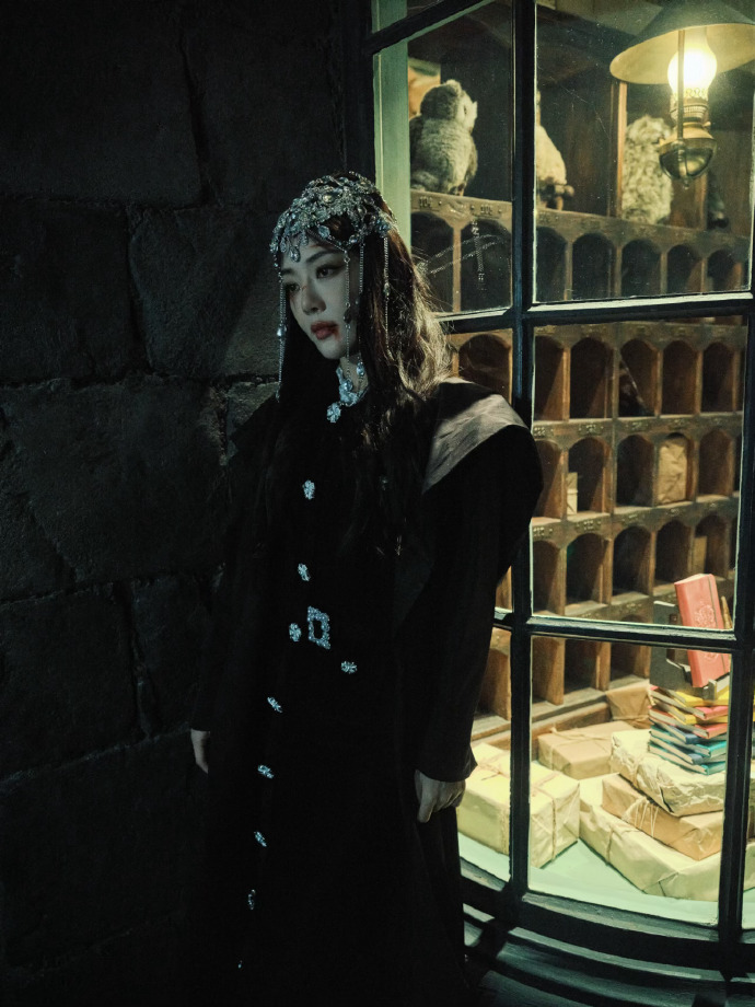 小姨妈邓家佳万圣节写真,这也太美了