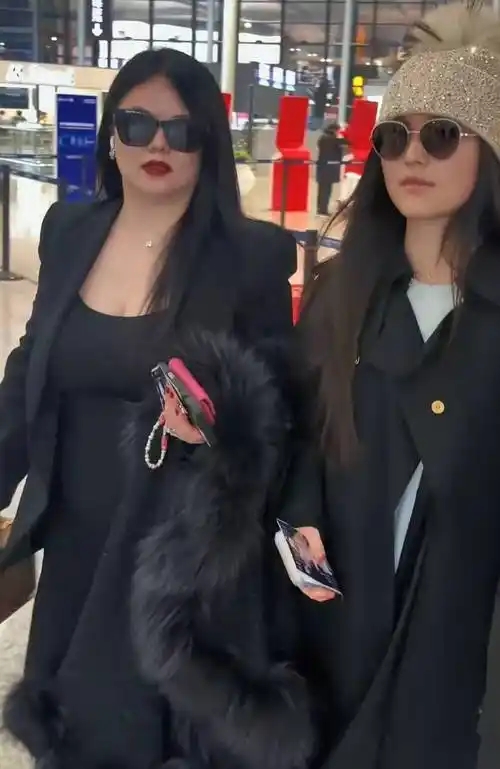 李湘风波再升级！家庭背景被扒了个底朝天，原来何炅当年的话没错