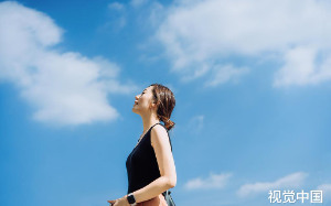 老公要把我们的女儿给一只黑猩猩抚养，我同意后老公婆婆却破防了，他们还不知道我刚重生回来