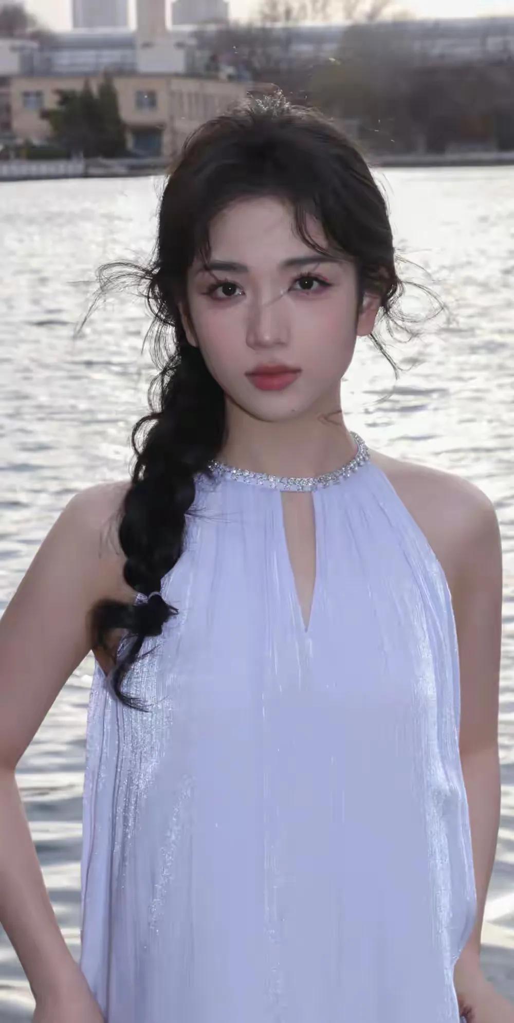 《暗河传》压轴登场的她成颜值担当，长得美演技好，不火可惜了