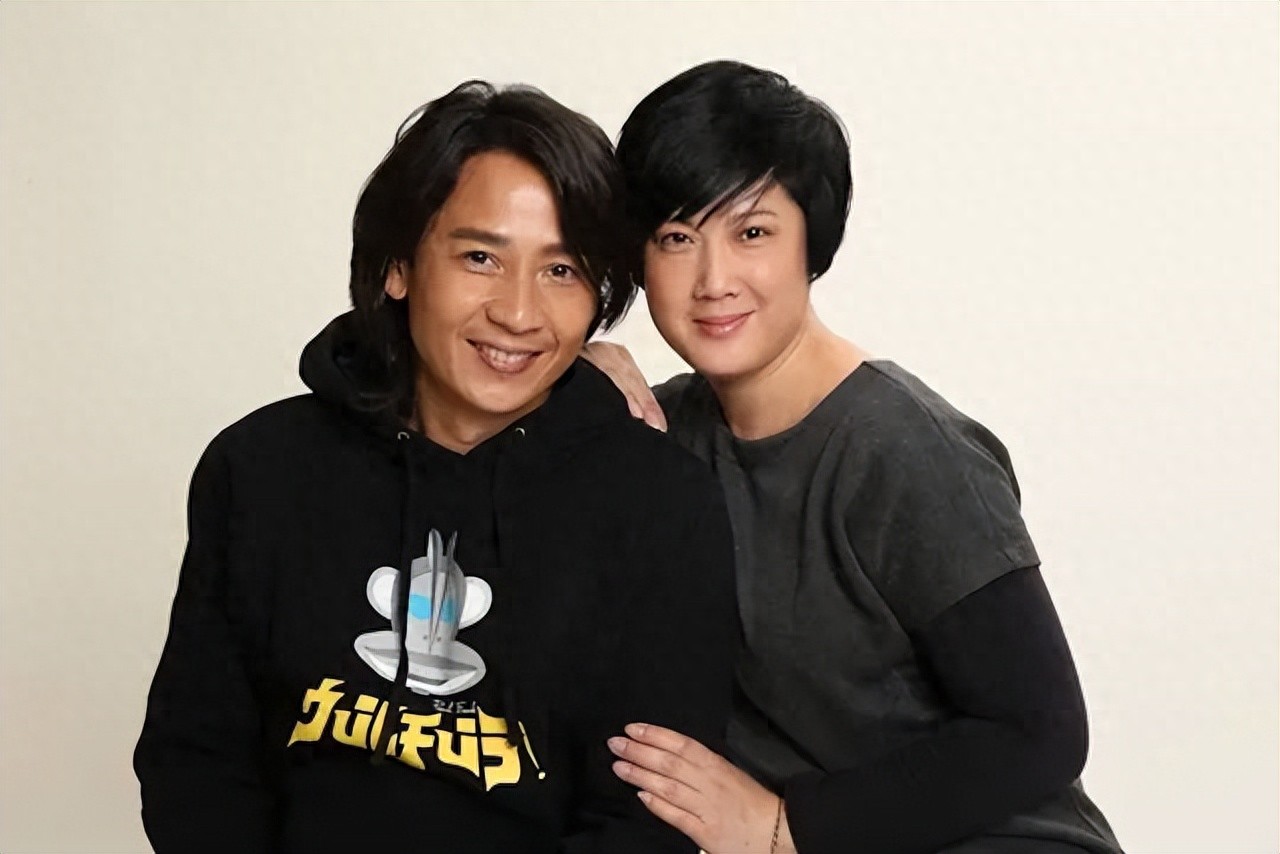 前TVB男星感恩母亲留遗产,太太高龄诞女赞女人好伟大