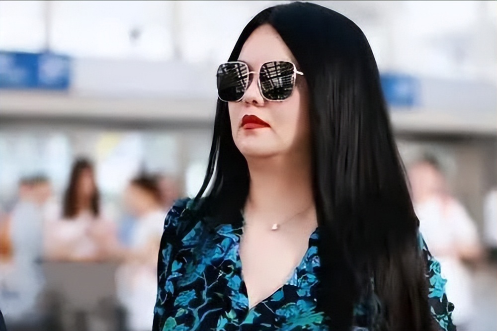 突发！李湘账号全面被封，猜测3方面原因，女儿王诗龄恐受牵连