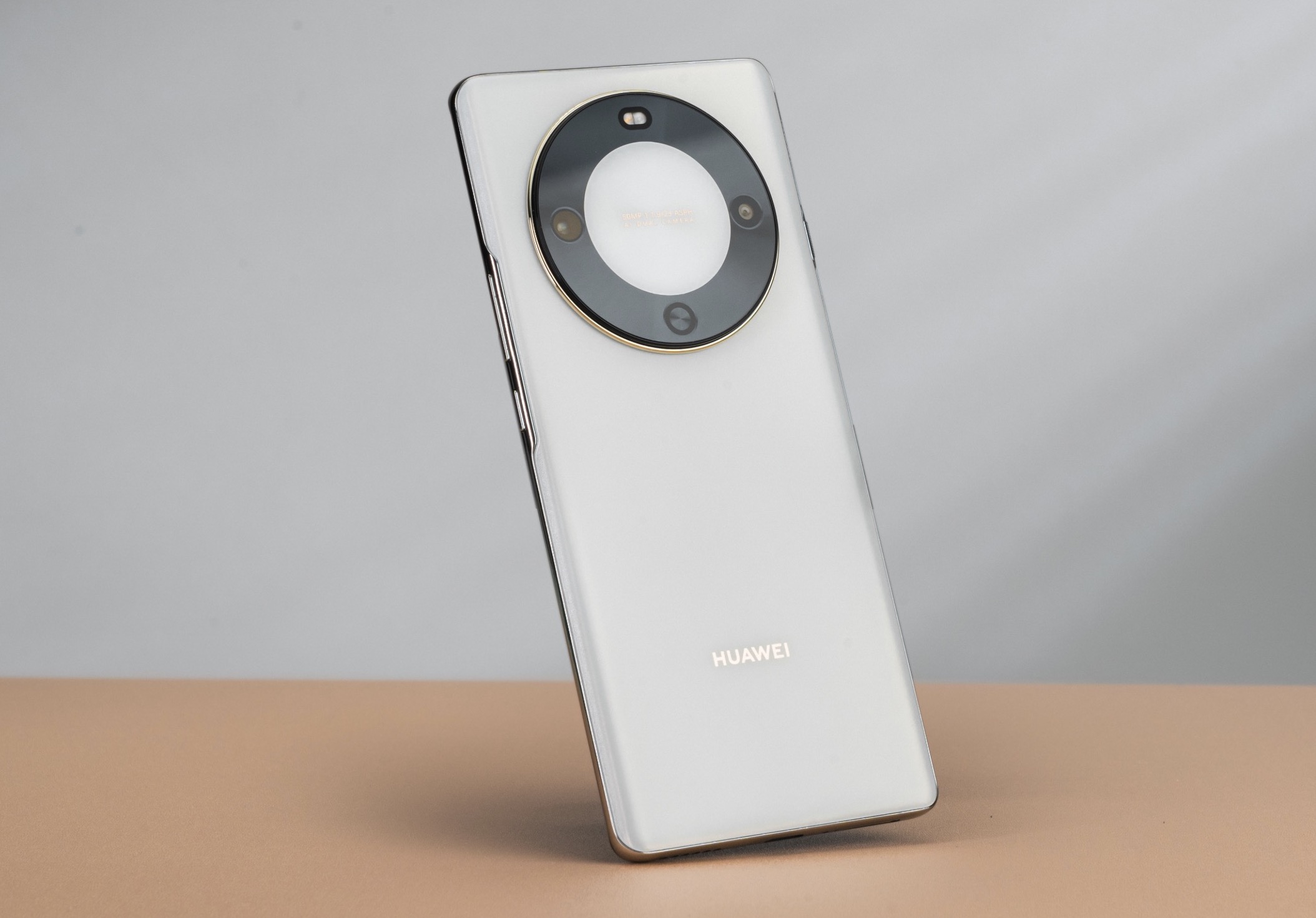 華為開啟“內卷模式”，512GB+6100mAh+衛星通信，低至1954元起