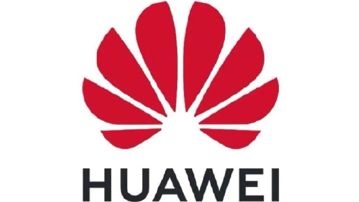 【2025】当 Moto 只是“1”，华为 47 倍销量下的折叠屏终局