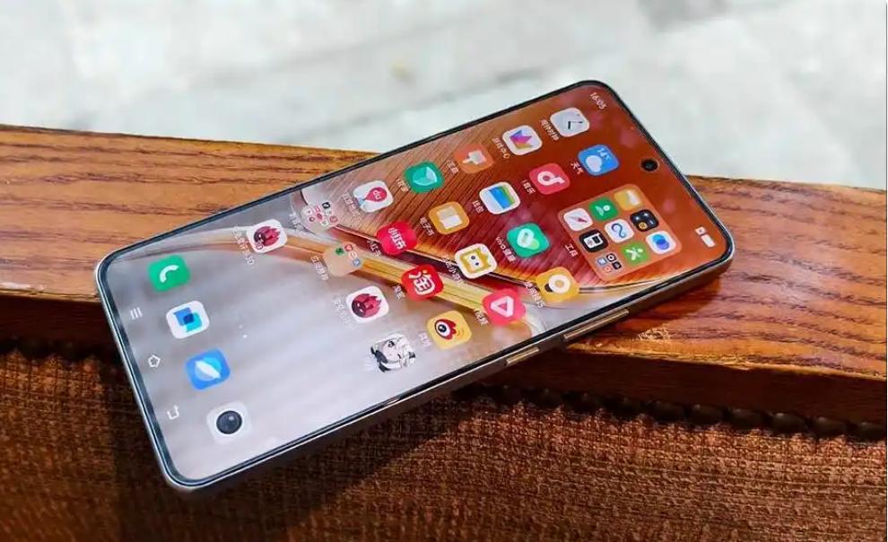 iQOO大方出手,骁龙8Gen3手机降至1529元,还有超声波指纹、120W