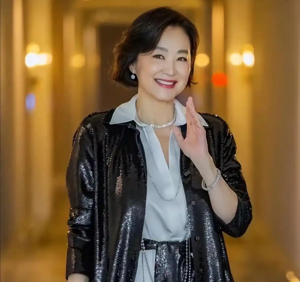 一场生日，戳穿了林青霞的江湖地位，原来陈道明一个字都没说错