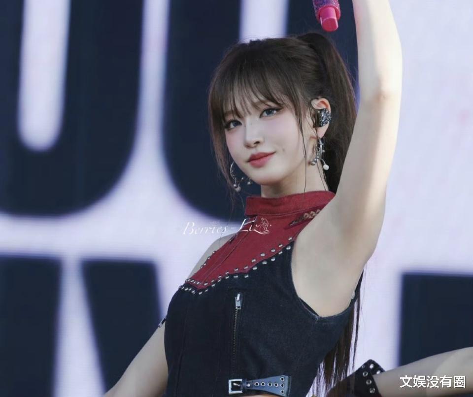 韩网热议：现在，Liz是不是比张元英更美了？！