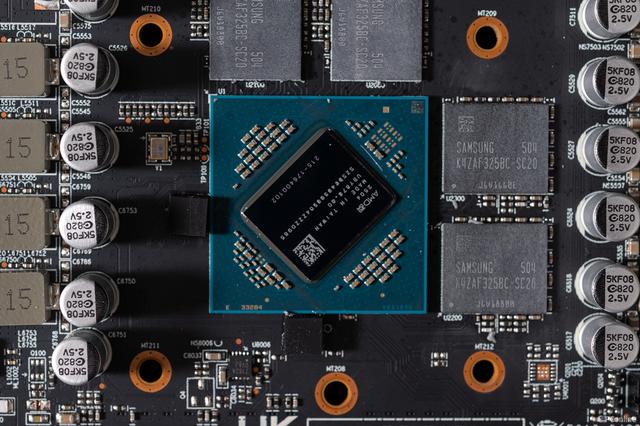 蓝宝石 RX 9060 XT 双版图赏：氮动铁血与极地白骑士的性能美学