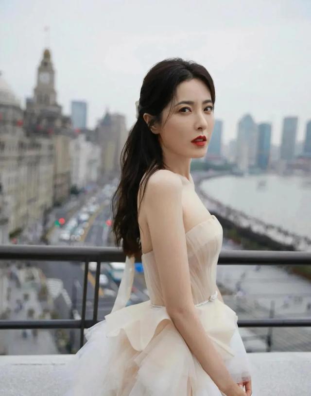 47岁曾黎这身材也太好了，难怪都说是百年一遇美女！