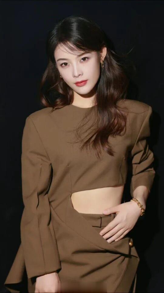 《镖人》女主被踢飞当场落泪,发声自己命都不要了,俞白眉透内幕