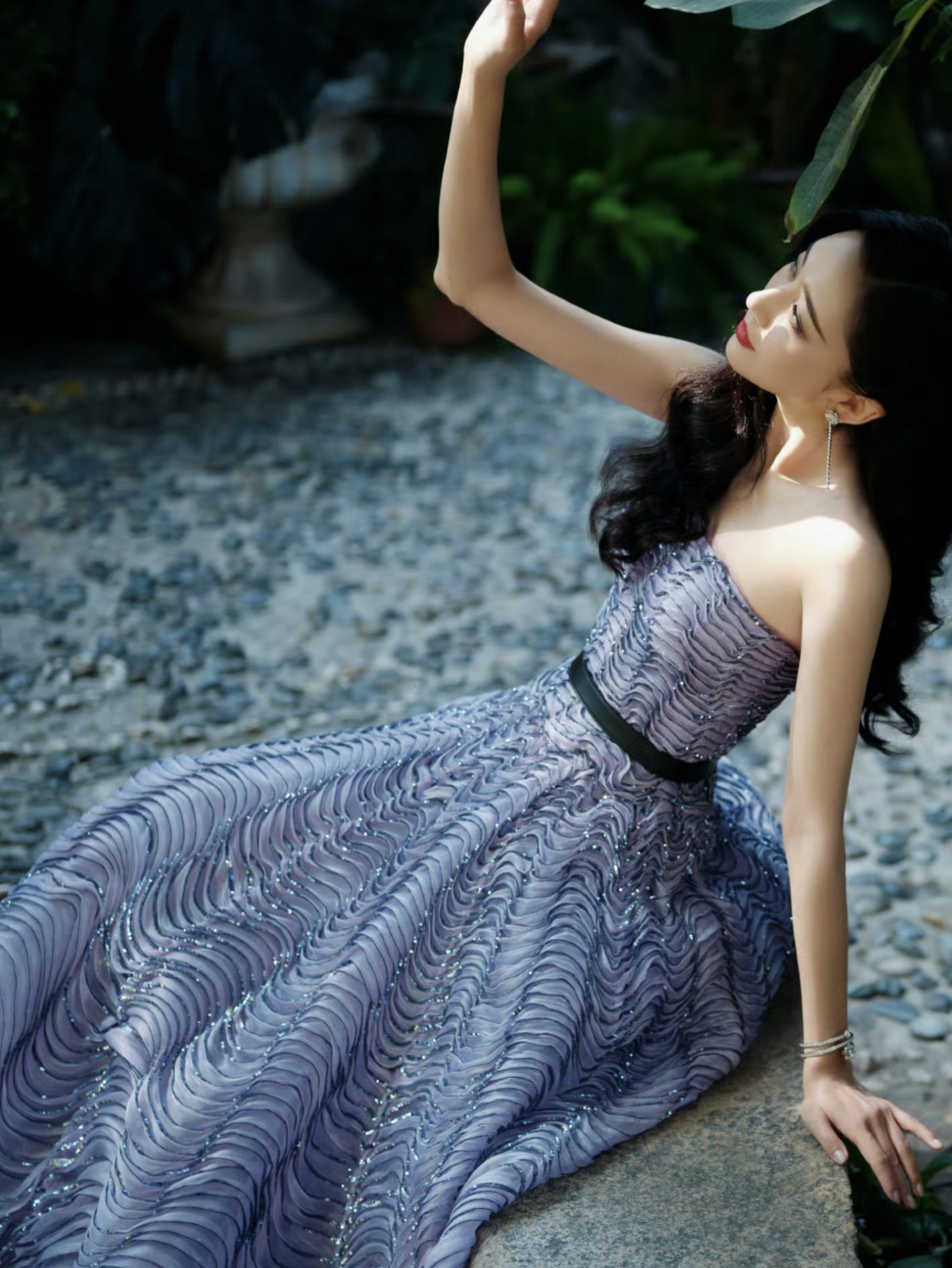 佟丽娅：优雅与自然共生，恰是仙子落人间