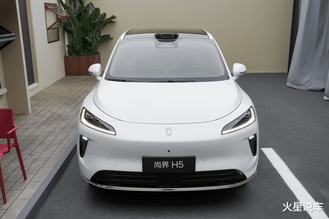 15.98万起,上市一小时大定1万辆?鸿蒙智行第五界真火了