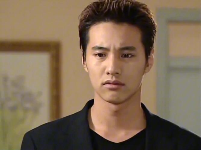 2001年，24岁的元斌和林志颖、钟汉良同框，留下一张珍贵合影