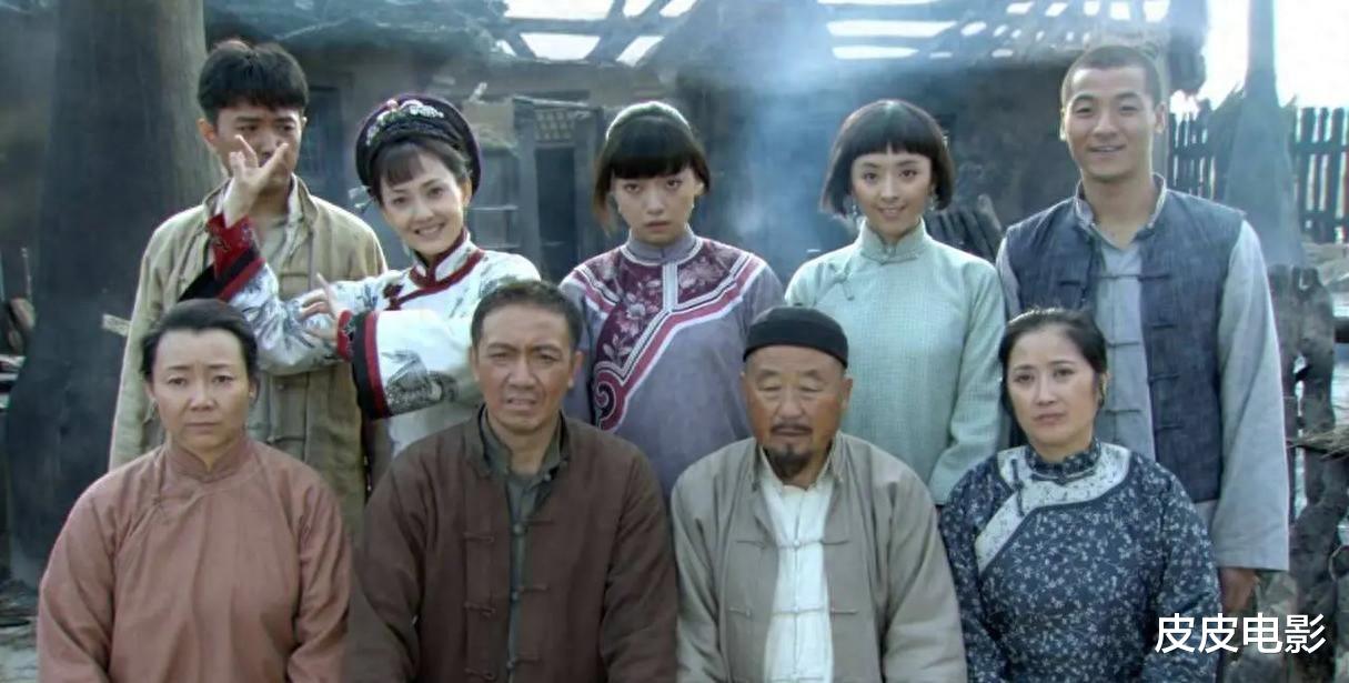 2025年评分最高的10部“年代剧”,《老舅》仅第3,第1实至名归