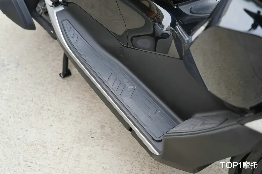 两轮头等舱,QJMOTOR鸿350GS静态全解析,不只是价格低还有硬实力