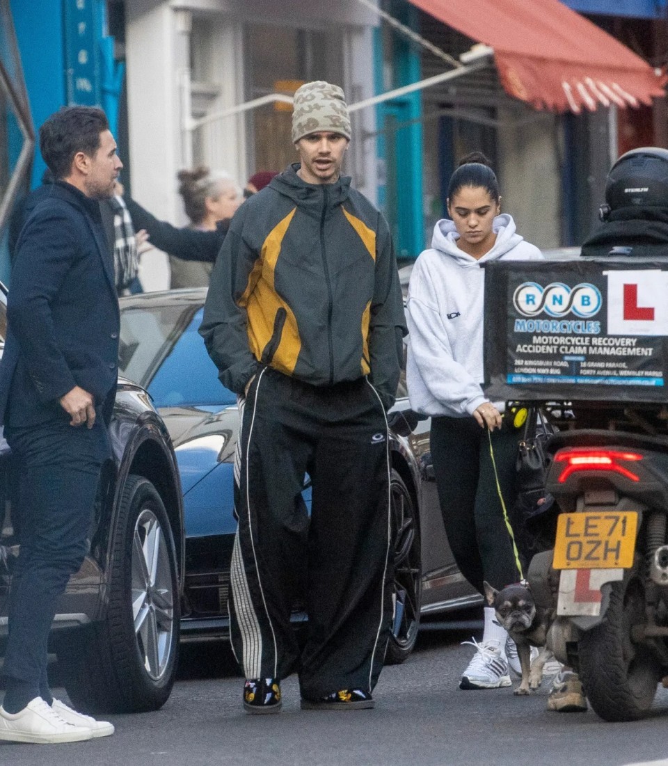 贝克汉姆次子在家族风波后首露面，带着哥哥布鲁克林的“前女友”