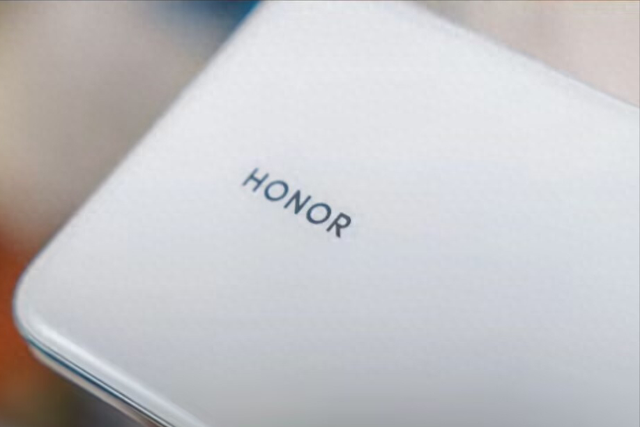 荣耀努力冲销量,骁龙8至尊+百倍变焦+100W,512GB已跌价1181元