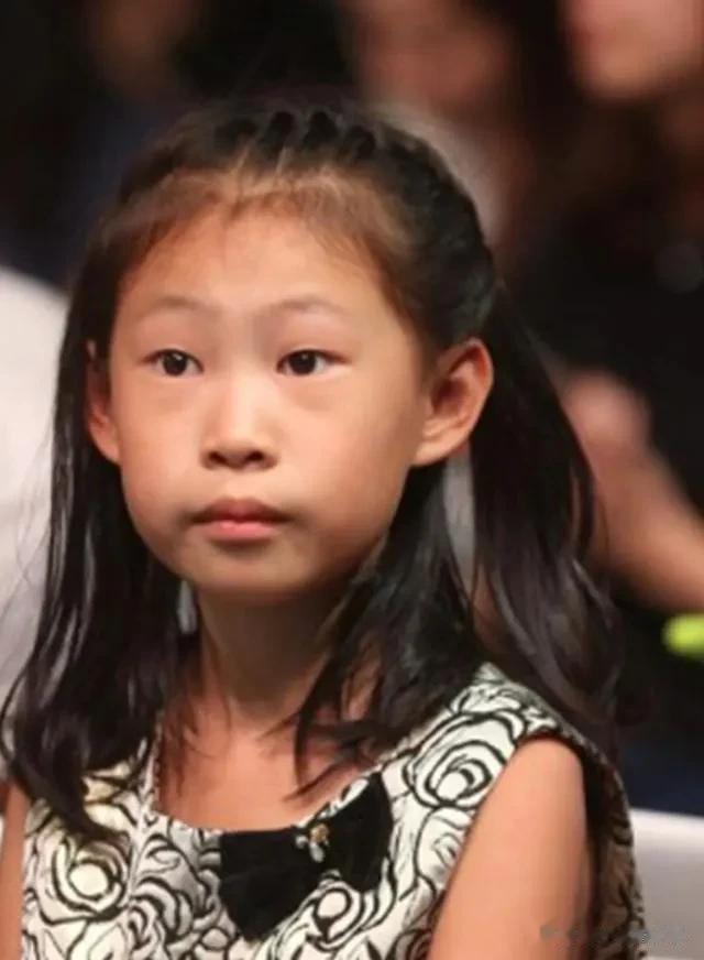 沈佳润和小沈阳拍撕拉片，曾经的丑小鸭爆改白天鹅，竟然吸粉无数