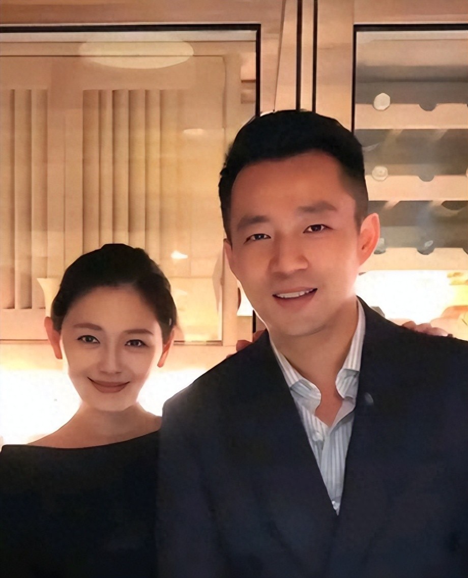 汪小菲又惹事?马筱梅怀孕7个月他要起诉,晒抚养权裁决书获支持