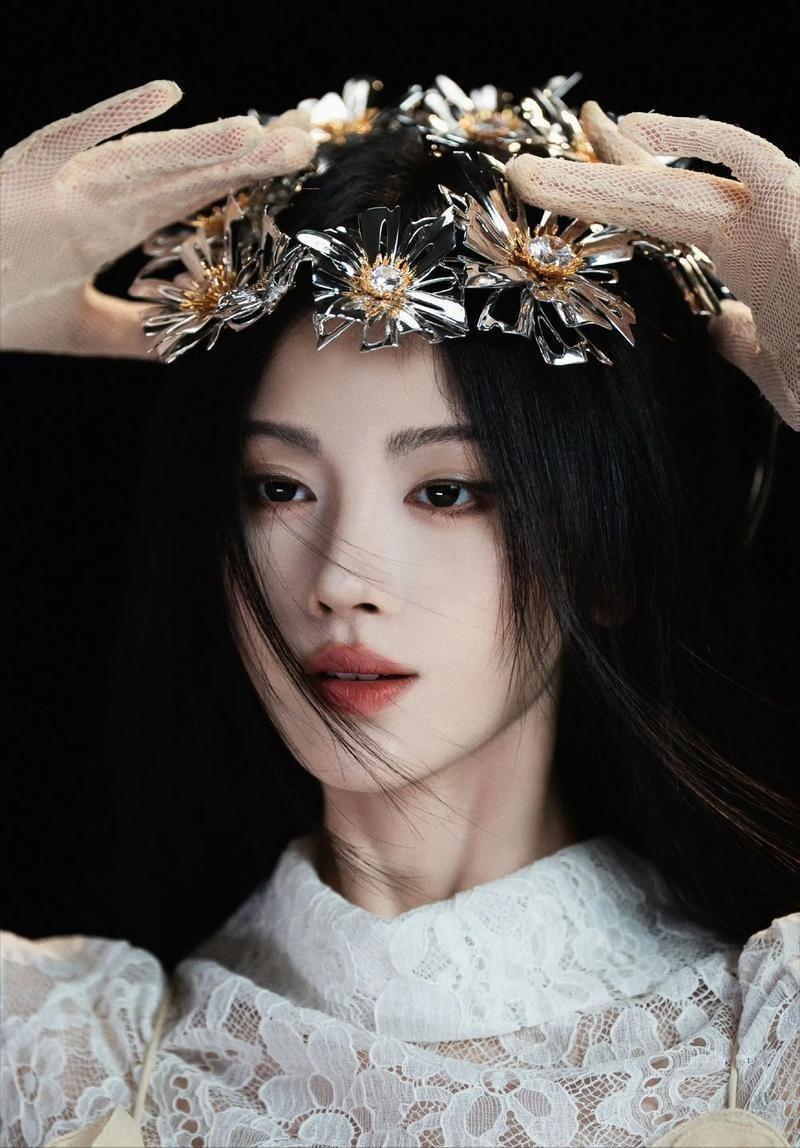 曝演员鞠婧祎涉嫌严重经济犯罪，公司掌握证据，全网实名公开举报