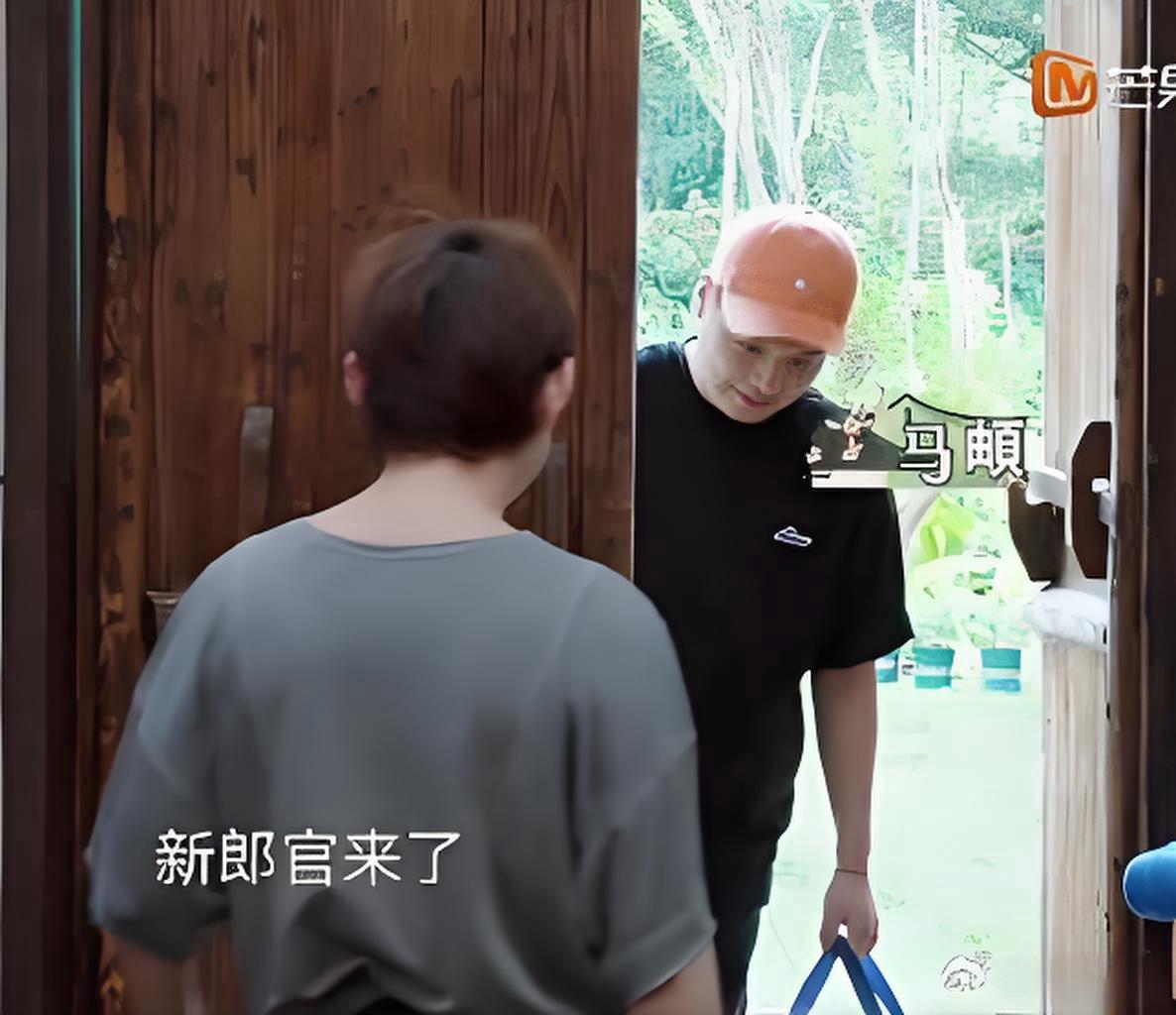 网友留言问:你和李纯同居了?马頔回怼:什么同居,北京爷们要脸