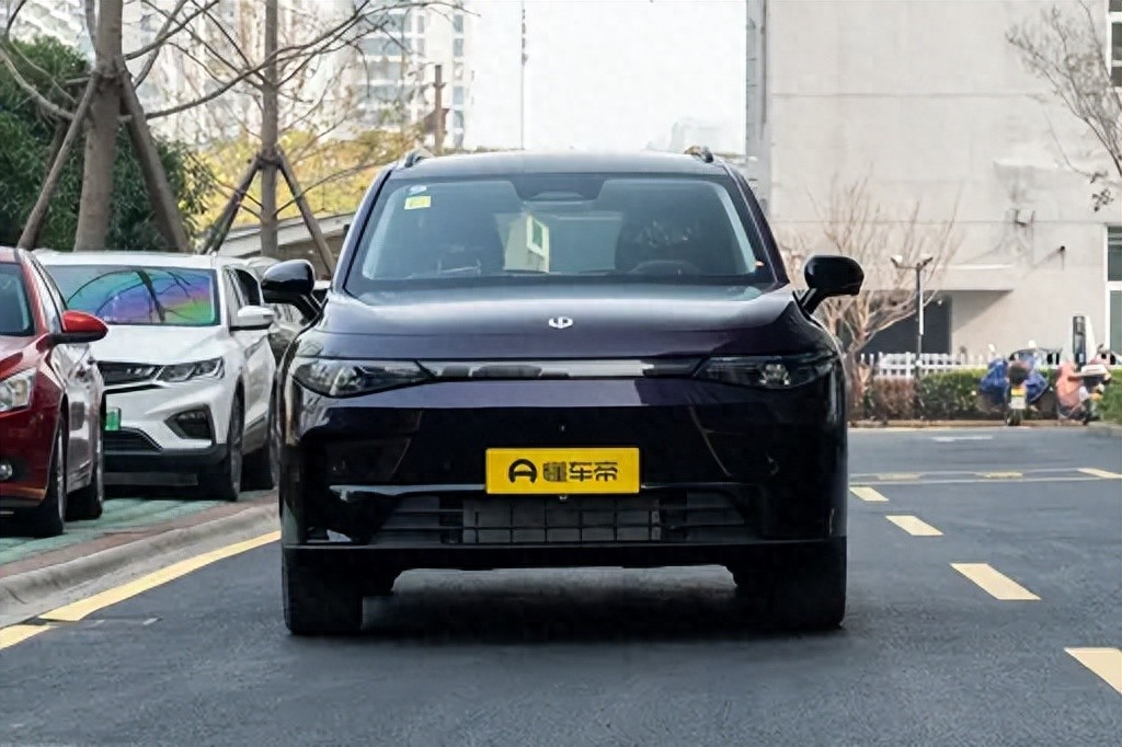 6座家用SUV?2.5K大屏+华为HiCar,续航1095km有多香