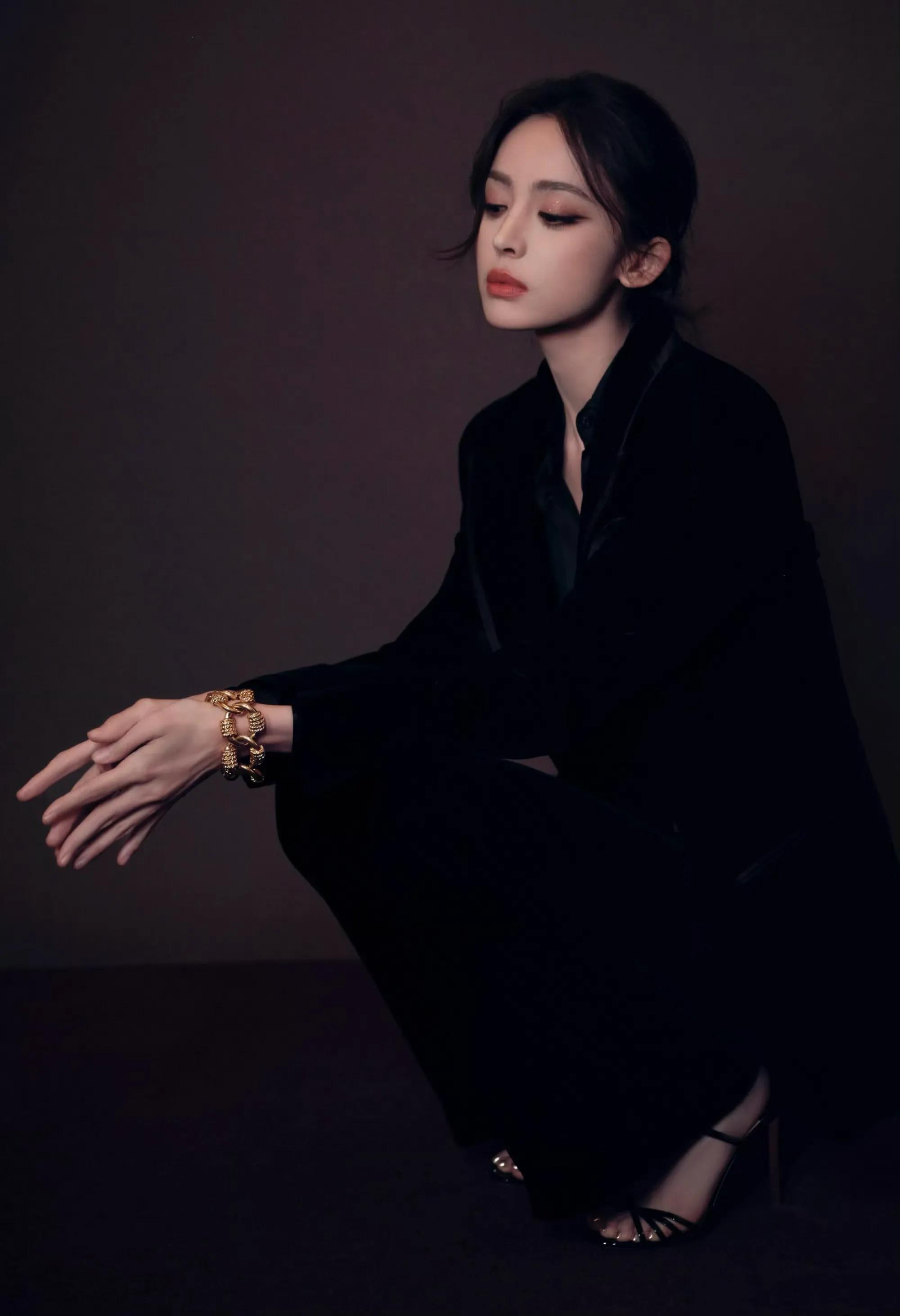 娜扎黑西装造型美爆了